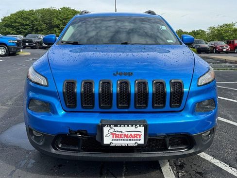 Used 2018 Jeep Cherokee Latitude w/ Altitude Package AWD/4WD image 9