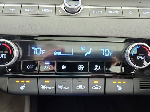 Used 2025 Hyundai Elantra SEL FWD image 40