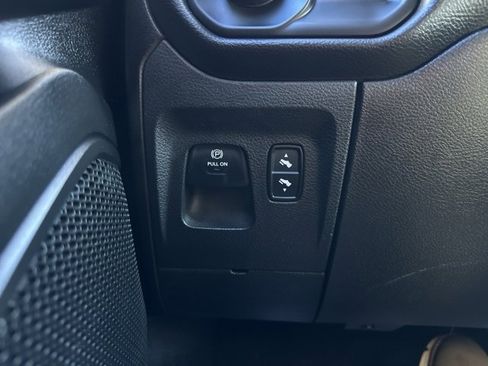 Used 2019 RAM 1500 Big Horn image 28