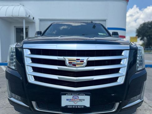 Used 2019 Cadillac Escalade ESV Luxury AWD/4WD image 10