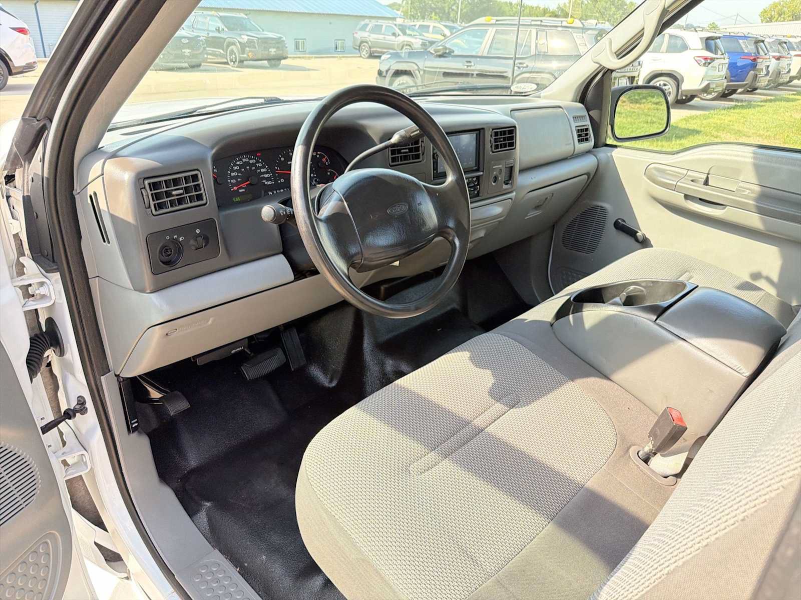 Used 2002 Ford F250 2WD SuperCab Super Duty image 2