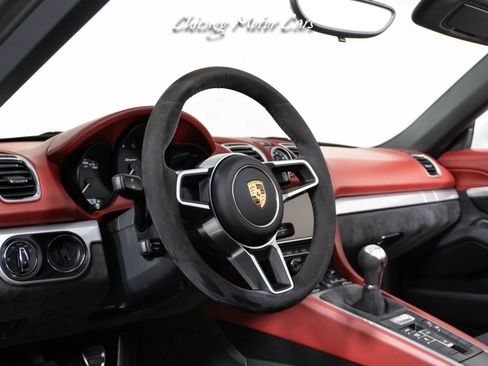 Used 2016 Porsche Boxster Spyder image 21