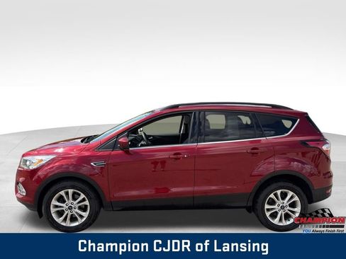 Used 2017 Ford Escape SE w/ Equipment Group 201A FWD image 4