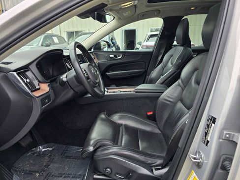 Certified 2023 Volvo XC60 B5 Ultimate AWD/4WD image 21