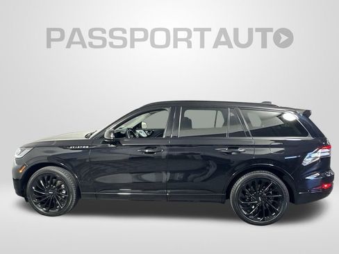 Used 2025 Lincoln Aviator Reserve w/ Equipment Group 201A image 2