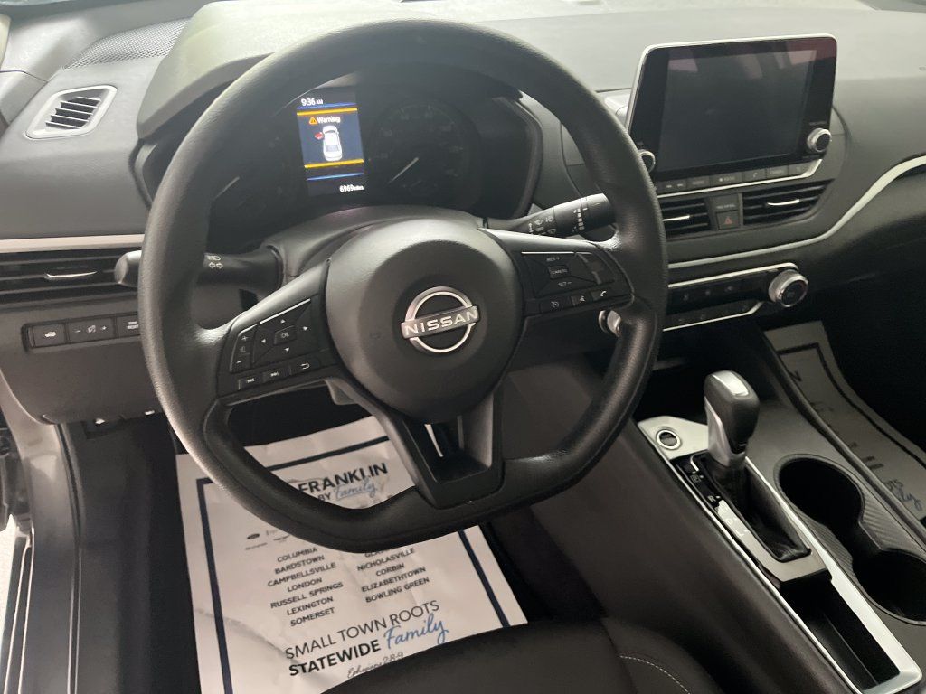 Used 2025 Nissan Altima 2.5 S FWD image 15