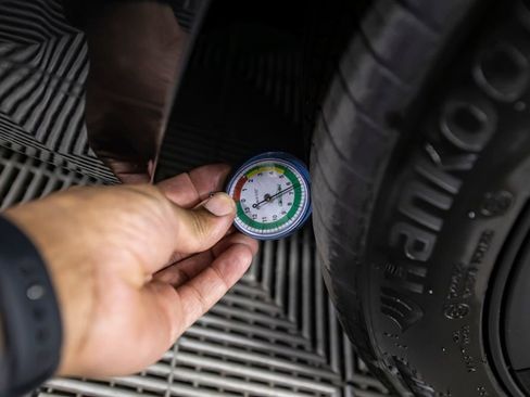 Used 2024 Tesla Model 3 Standard Range image 38