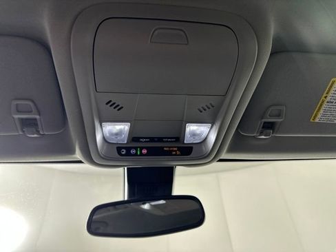 Used 2023 GMC Terrain SLE w/ Driver Convenience Package image 24