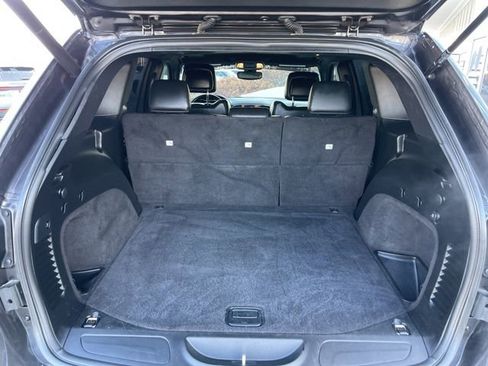 Used 2020 Jeep Grand Cherokee Altitude image 17