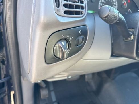 Used 2001 Ford F150 2WD Regular Cab image 10