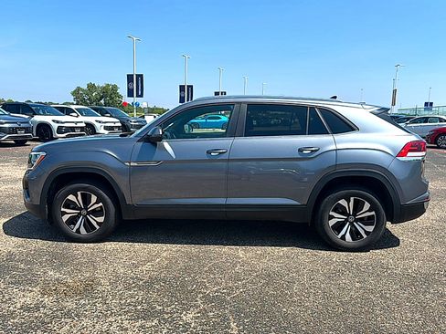 Used 2024 Volkswagen Atlas Cross Sport SE FWD image 5