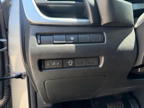 Used 2023 Nissan Rogue SV AWD/4WD image 23