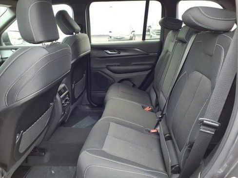 New 2026 Jeep Grand Cherokee Laredo image 16