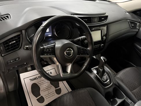 Used 2020 Nissan Rogue S w/ Special Edition Package FWD image 18