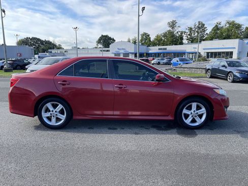 Used 2012 Toyota Camry SE FWD image 18