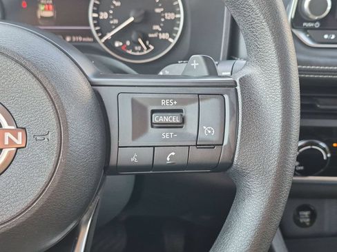 Used 2024 Nissan Rogue S AWD/4WD image 18