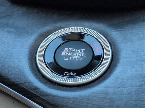 Certified 2021 Jeep Grand Cherokee L Limited w/ Luxury Tech Group II image 32