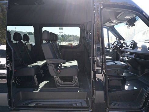 Used 2025 Mercedes-Benz Sprinter 2500 image 19