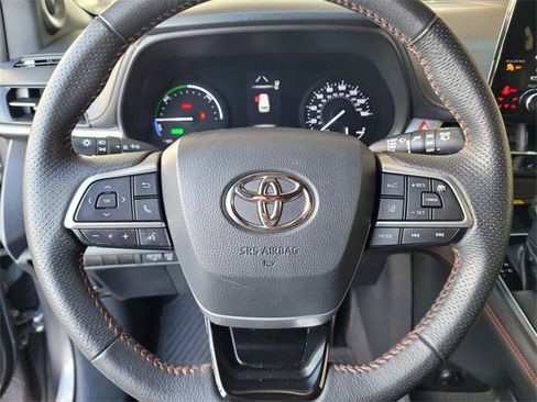 Certified 2021 Toyota Sienna XSE image 28