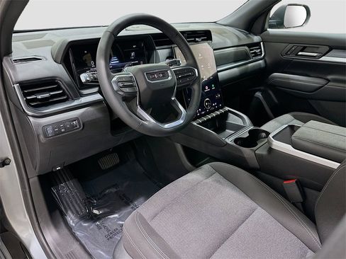 Used 2025 GMC Terrain Elevation w/ Technology Package II image 9