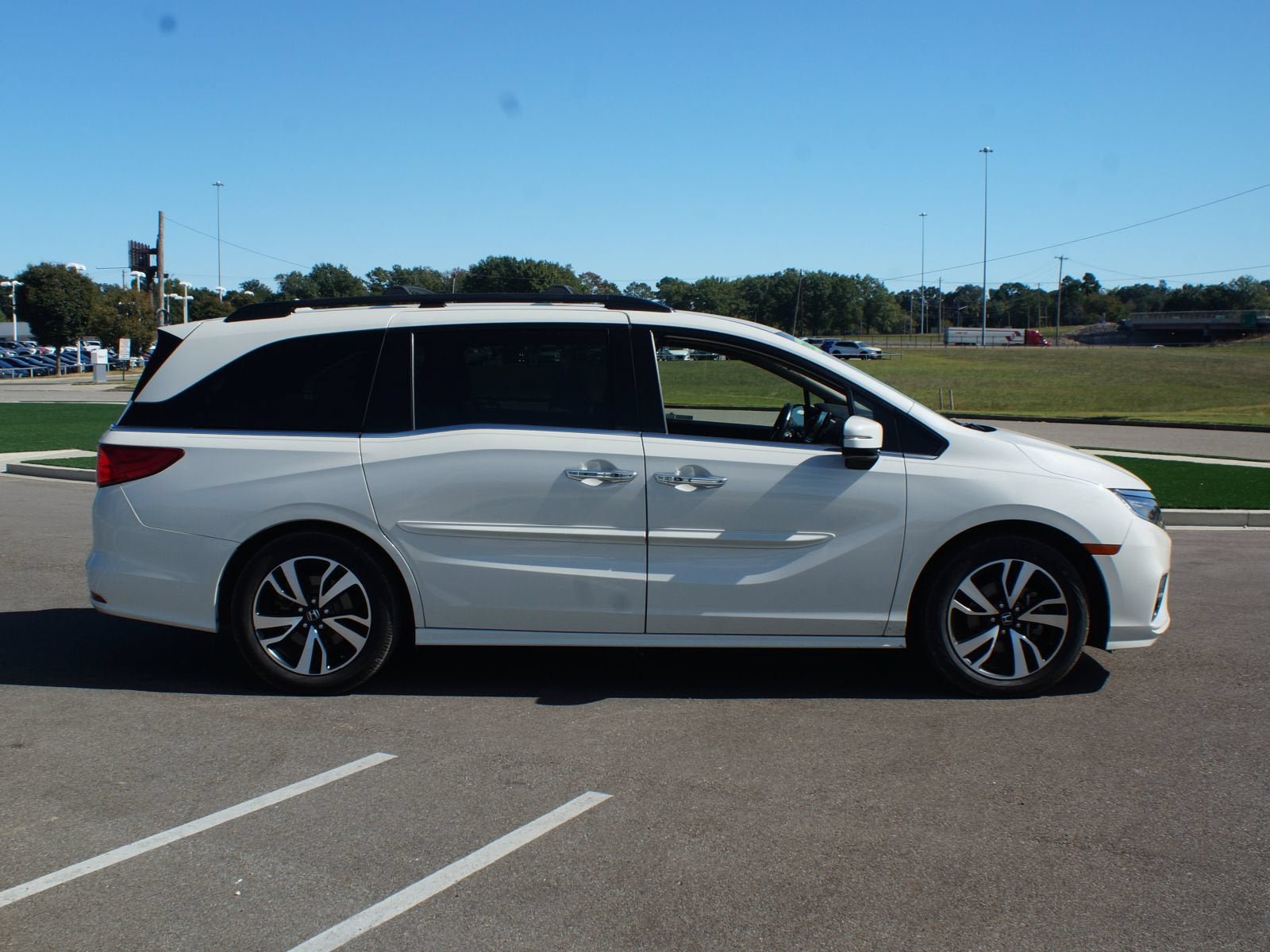 Used 2019 Honda Odyssey Elite image 24