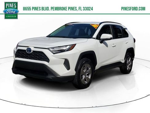 Used 2022 Toyota RAV4 XLE image 1