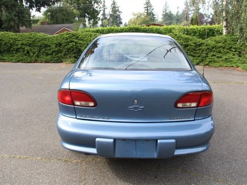 Used 1997 Chevrolet Cavalier LS w/ Preferred Equipment Group 1 FWD image 10