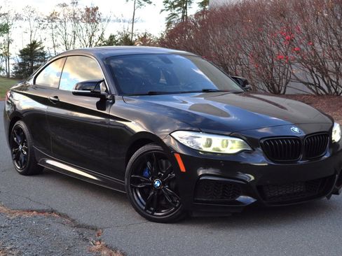 Used 2016 BMW M235i xDrive Coupe w/ Technology Package image 3