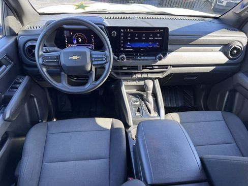 Used 2023 Chevrolet Colorado W/T image 5