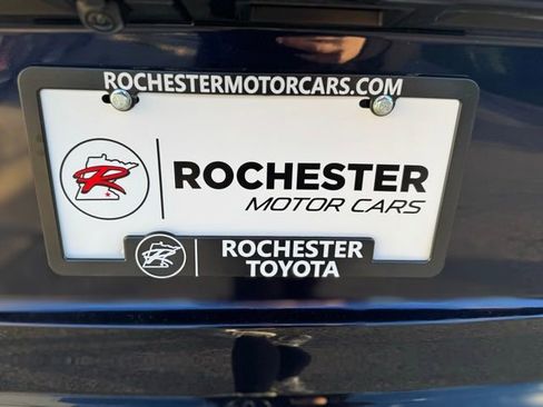 Used 2022 Toyota Highlander XLE AWD/4WD image 50
