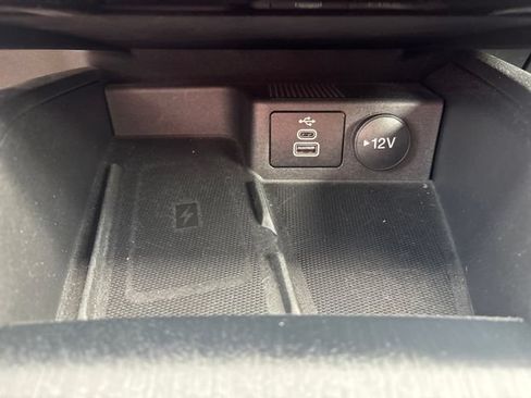 Used 2025 Ford Escape Platinum AWD/4WD image 17