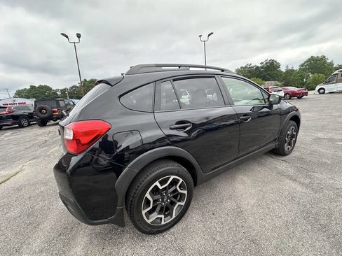 Used 2017 Subaru Crosstrek 2.0i Premium image 4