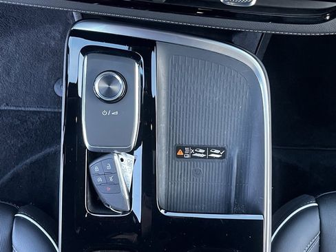 Used 2025 Buick Enclave Preferred image 24