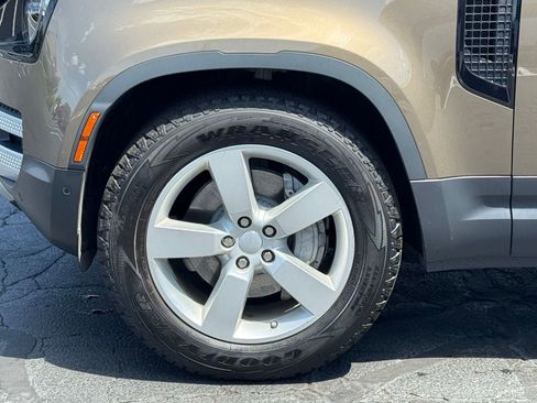 Used 2020 Land Rover Defender 110 First Edition image 38