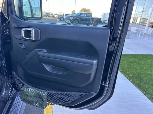 Used 2022 Jeep Gladiator Mojave w/ Trailer Tow Package image 16