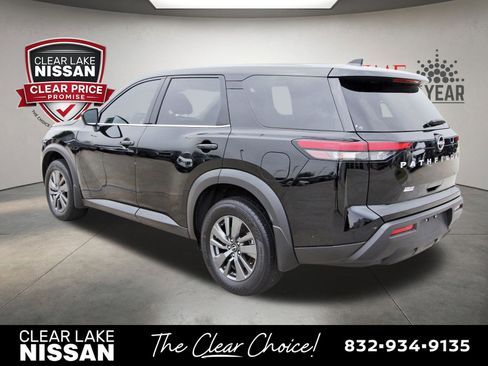 Used 2024 Nissan Pathfinder S FWD image 5