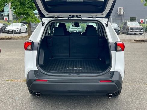 Used 2023 Toyota RAV4 LE AWD/4WD image 8