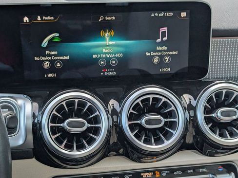 Used 2021 Mercedes-Benz GLB 250 image 14