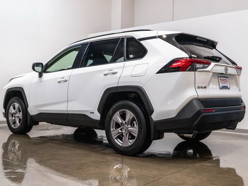 Used 2025 Toyota RAV4 LE AWD/4WD image 7