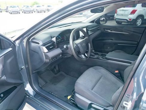 Used 2025 Toyota Camry LE FWD image 18