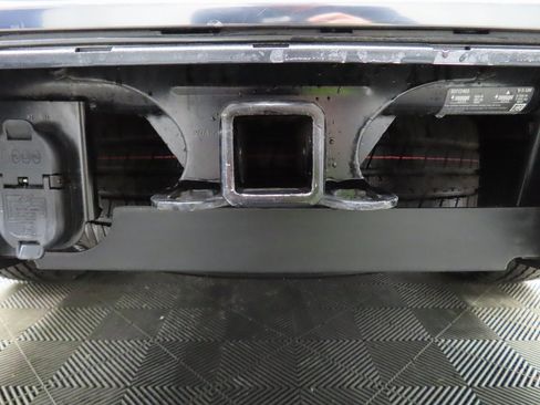 Used 2024 GMC Yukon AT4 image 40