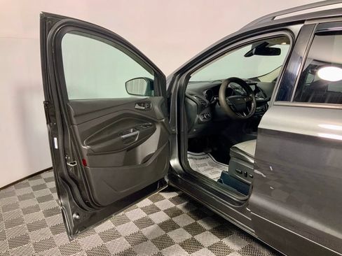 Used 2017 Ford Escape Titanium AWD/4WD image 18