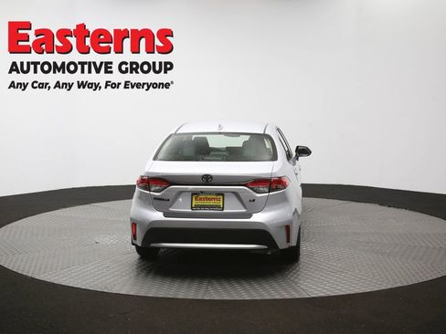 Used 2022 Toyota Corolla LE FWD image 35