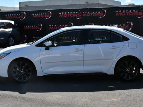 Used 2024 Toyota Corolla SE w/ SE Package image 4