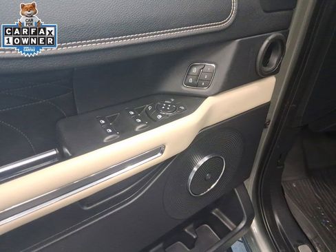 Used 2019 Ford Expedition Platinum AWD/4WD image 8