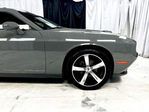 Used 2019 Dodge Challenger SXT image 13