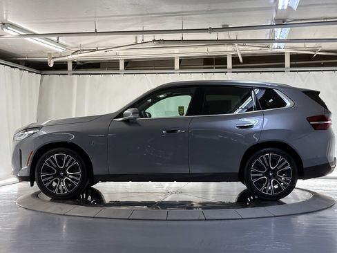 Used 2026 BMW X3 xDrive30i w/ Convenience Package AWD/4WD image 2