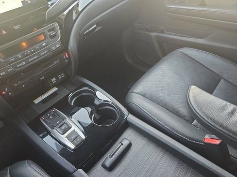 Used 2020 Honda Pilot Elite image 24