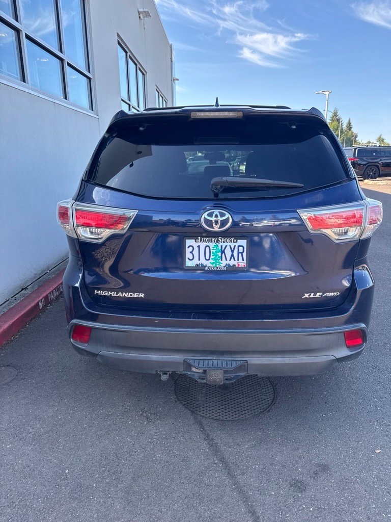 Used 2016 Toyota Highlander XLE AWD/4WD image 6