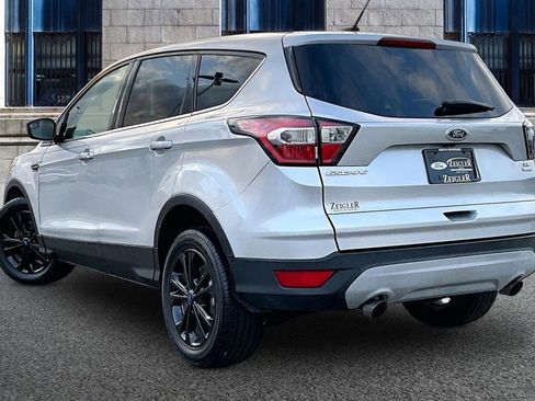 Used 2017 Ford Escape SE FWD image 10
